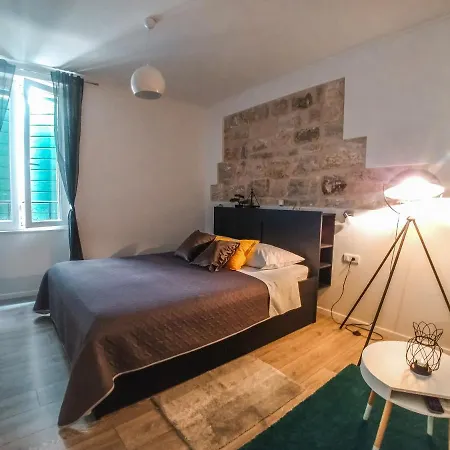 Julije Rooms Gostinjska kuća 3*