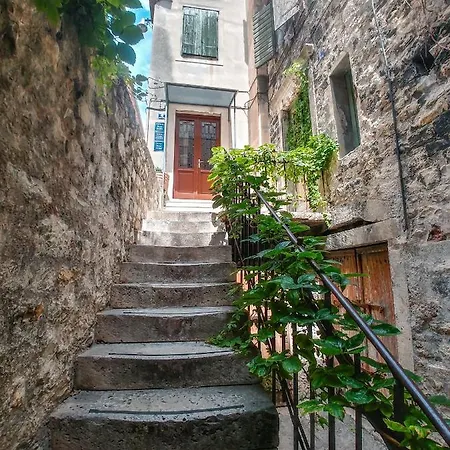 Gostinjska kuća Julije Rooms