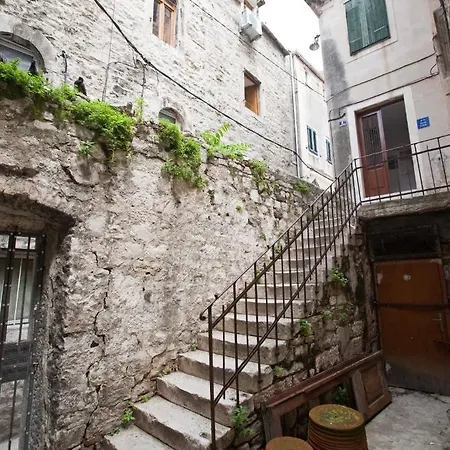 Gostinjska kuća Julije Rooms